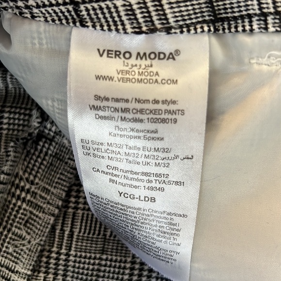 Checked slacks - Picture 4 of 7